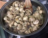 Une image de l'étape 10 de Champignons sautés à la crème, persil et gingembre.