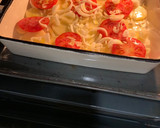 Foto del paso 2 de la receta: Gallo al horno con patatas, tomate y cebolla asados