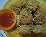 Foto langkah ke 3 dari resep Bola-Bola tahu rambutan mie telur.