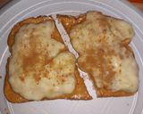 Foto del paso 1 de la receta: Tostadas con plátano y mantequilla de cacahuete
