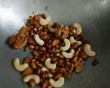 A picture of step 3 of Gond Makhana Laddu.