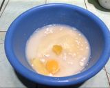 Foto langkah ke 2 dari resep Bolu kukus mekar tanpa soda.