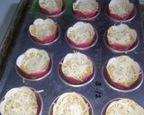Foto langkah ke 5 dari resep Cheese Custard Muffin.