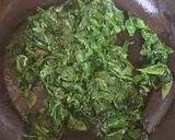 A picture of step 3 of Sautéed Spinach in Olive Oil.