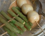 Foto langkah ke 2 dari resep Kushiage/kushikatsu (sate tusuk telur puyuh).