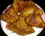 A picture of step 8 of Aloo samosa.
