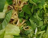 Hình bước làm 2 của món Salad cá cơm chiên giòn
