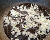 Foto del paso 4 de la receta: Habas con huevo poché