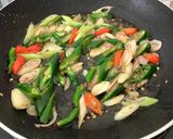Foto langkah ke 5 dari resep Pindang Tongkol dan Cumi Asin.