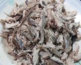 Foto langkah ke 2 dari resep Tuna Suwir Pedas.