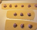 Foto del passaggio 5 della ricetta Ravioli con ripieno di carne