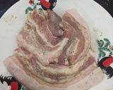 รูปขั้นตอนการทำที่ 2 ของ หมูสามชั้นทอดน้ำปลา