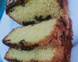 A picture of step 4 of Marble tea cake.