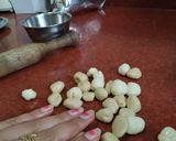 A picture of step 4 of Pani Puri.