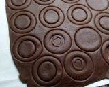 Foto del paso 4 de la receta: Galletitas de chocolate con sorpresa!