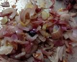A picture of step 2 of White Sauce Chicken Spegatti.
