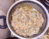 Foto del paso 2 de la receta: Patas y cuellos de pollo guisados