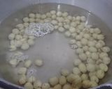 Hình bước làm 1 của món Chè hạt sen long nhãn tuyết nhỉ