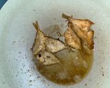 Foto langkah ke 2 dari resep Tumis ikan asin sederhana.
