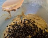 Foto langkah ke 6 dari resep Levain NYC Chocolate Cookies.