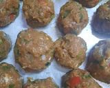 A picture of step 2 of 3 spices kofte.