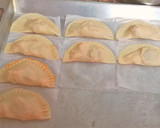 Foto del paso 8 de la receta: Empanadillas de gambas y champiñones