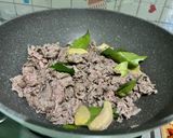 Foto langkah ke 3 dari resep Buncis tumisan daging pedas.