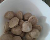 Foto langkah ke 2 dari resep Tumis Bayam with Bakso.