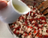 Foto del paso 3 de la receta: Ensalada de rábano y pimiento