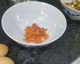 A picture of step 5 of Quick and delish main-course salad.