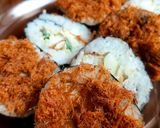 Foto langkah ke 4 dari resep Sushi telur abon.