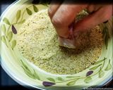 Foto del passaggio 2 della ricetta Trancetti di Merluzzo in crosta di Pistacchi di Bronte con salsa all’Aglio nero