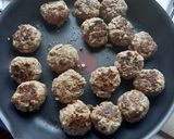 Foto del paso 3 de la receta: Albóndigas en salsa de tomate y crema