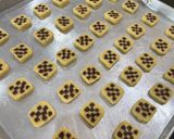 Foto langkah ke 5 dari resep Domino Cookies.