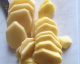 Une image de l'étape 1 de Émincé poulet sauce mozzarella PDT et courgettes à la tapenade.
