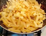 A picture of step 7 of Penne with Radicchio and Creamy Cheese Sauce.