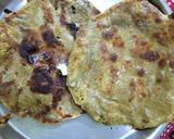 A picture of step 4 of Aloo paratha.