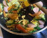 Foto langkah ke 8 dari resep Bihun Goreng Cabe Ijo.
