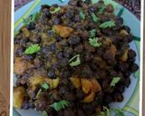 A picture of step 4 of Indian kali chana chaat.