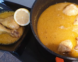 Foto del paso 4 de la receta: Pollo en salsa de limón con piñones