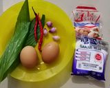Foto langkah ke 1 dari resep Telur Dadar Daun Kunyit.