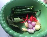 Foto langkah ke 1 dari resep Tumis Kerang Cabe Ijo.