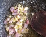 Foto langkah ke 2 dari resep Tumis brokoli ayam.