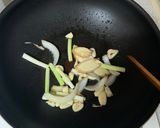 塔香沙茶雞腿拌炒高麗菜的食譜步驟3照片