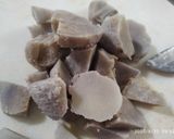 Hình bước làm 2 của món Chè khoai môn hạt sen