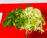Lazac, póréhagymás szószban recept fázis 2 fotója