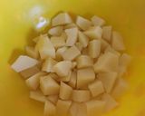 A picture of step 1 of Aloo Gobhi.