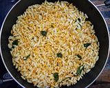 A picture of step 4 of Murmura Chivda.