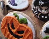 Foto del paso 12 de la receta: Galletitas de Halloween!! De masa de jengibre y decoración de glasé!!