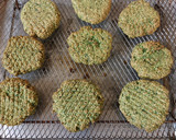 Foto del paso 4 de la receta: Tortitas de amaranto con espinaca y requesón en freidora de aire